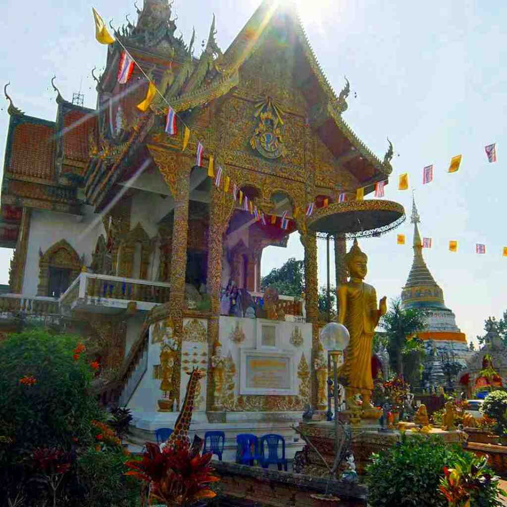 Motorradreisen Thailand Chiang Rai Tempel Berglandschaft